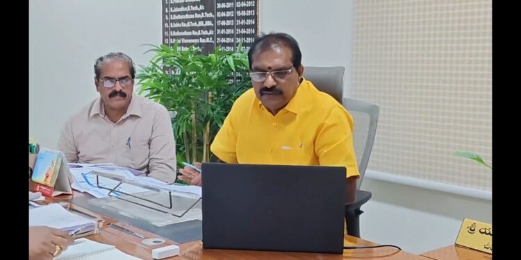 HandriNeeva: కర్నూలులో మంత్రి నిమ్మల రామానాయుడు హంద్రీనీవా ప్రాజెక్ట్ సమీక్ష