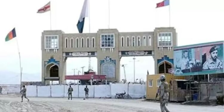 Border Clashes: పాకిస్థాన్ – ఆఫ్గనిస్తాన్ సరిహద్దుల్లో ఘర్షణ వాతావరణం.. ఎందుకంటే?