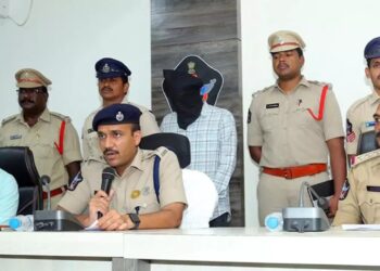 Guntur: చదివింది ఇంజినీరింగ్..చేసేది సైబర్ నేరాలు.. పోలీసులకు ఎలా దొరికాడంటే?