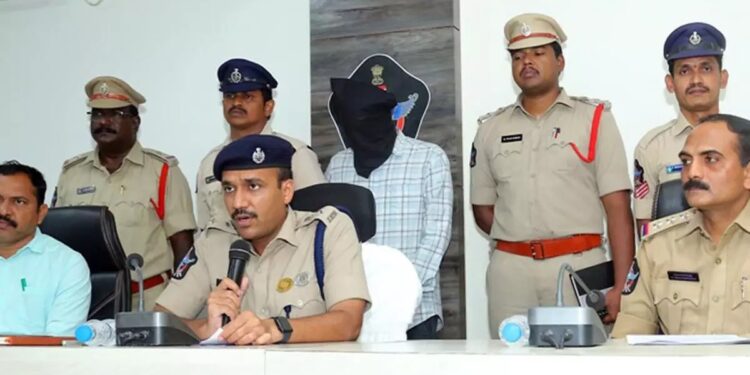 Guntur: చదివింది ఇంజినీరింగ్..చేసేది సైబర్ నేరాలు.. పోలీసులకు ఎలా దొరికాడంటే?