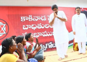 Pawan Kalyan:  రైతుల కుటుంబాలలో  దీపావళి కాంతులు