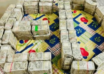 Madhya Pradesh: రిటైర్డ్ ఉద్యోగులు..ఆస్తులు చూస్తే షాకే..!