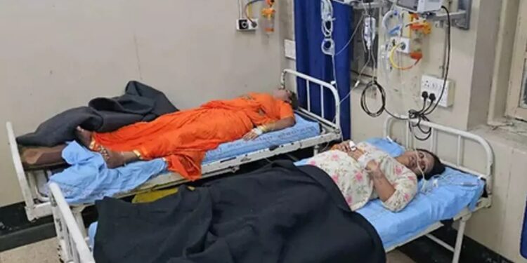 Indore: ట్రాన్స్ జెండర్ మహిళపై అత్యాచారం..ఫినాయిల్ తాగిన 24మంది హిజ్రాలు