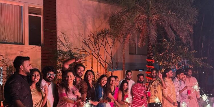 Diwali: ఒకేచోట ఘనంగా సెలబ్రేషన్స్!