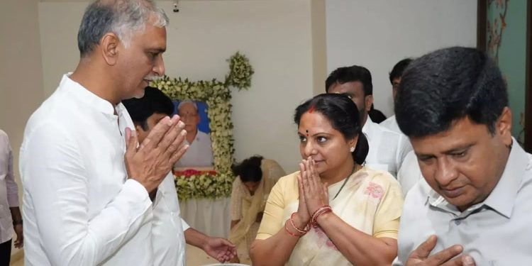 Telangana: హరీష్ రావు నివాసానికి కల్వకుంట్ల కవిత