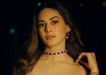 Amyra Dastur: ఇంతందం ఎలా సాధ్యమనేలా!