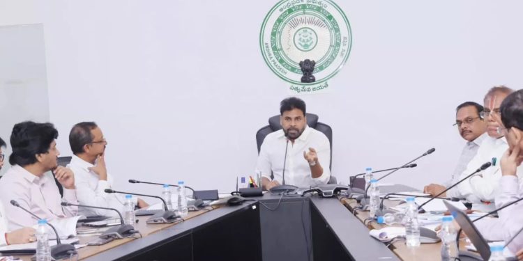 Pawan Kalyan: రోడ్ల విషయంలో కీలక నిర్ణయం