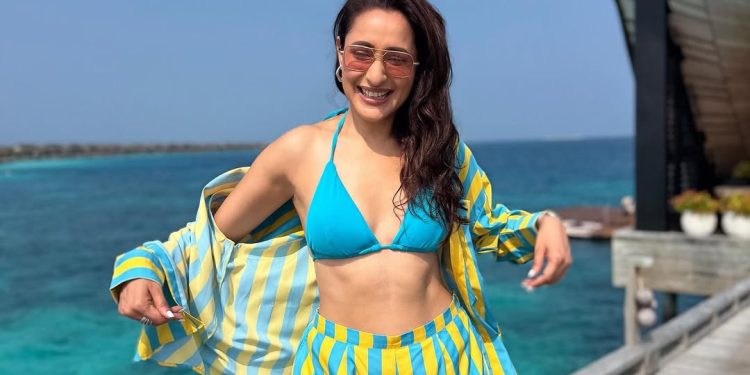 Pragya Jaiswal: హాట్ ట్రీట్.. కుర్రకారు గుండెల్లో గుబులు!