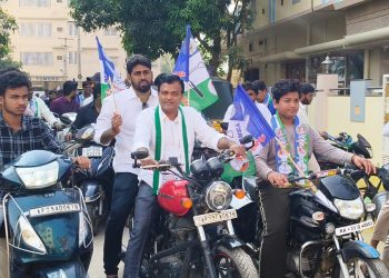 ysrcp:మెడికల్ కళాశాలల ప్రైవేటీకరణపై రాజీనామా చేసి ప్రజాక్షేత్రంలోకి రావాలి: రూపాయి డాక్టర్, వైసీపీ రాష్ట్ర ప్రధాన కార్యదర్శి అనిల్ రెడ్డి