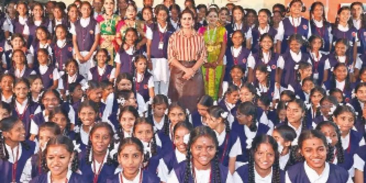 Sudha Reddy | అనాథలకు దుప్పట్లు పంపిణీ చేసిన MEIL డైరెక్టర్ సుధారెడ్డి