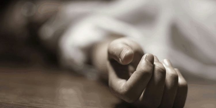 Uttar Pradesh ||ఇంట్లోనే హర్రర్..! మద్యం మత్తులో భార్య గొడ్డలికి పని చెప్పింది!