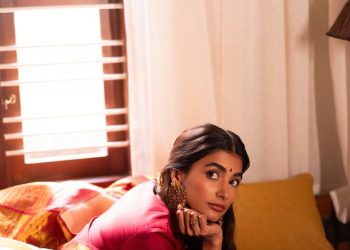 PoojaHegde:పాతకాలపు అందాన్ని చీరలో మళ్లీ మన ముందుకు తెచ్చిన అందాల తార ✨
