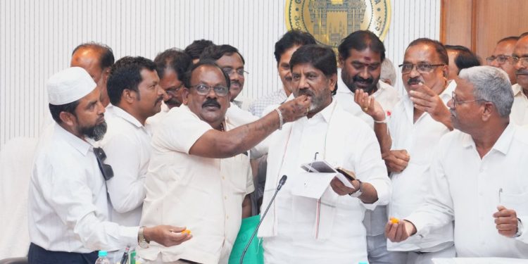 #TSRTC, #TelanganaRTC, #RTCStrike, #RTCWorkers, #PRC, #TelanganaNews, #BusServices, #HyderabadTraffic, #RTCJAC, #PublicTransport, #RTCEmployees, #StrikeEnd, #BreakingNews, #TelanganaGovernment